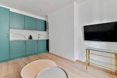 Rénovation salon avec espace cuisine à Paris 18e